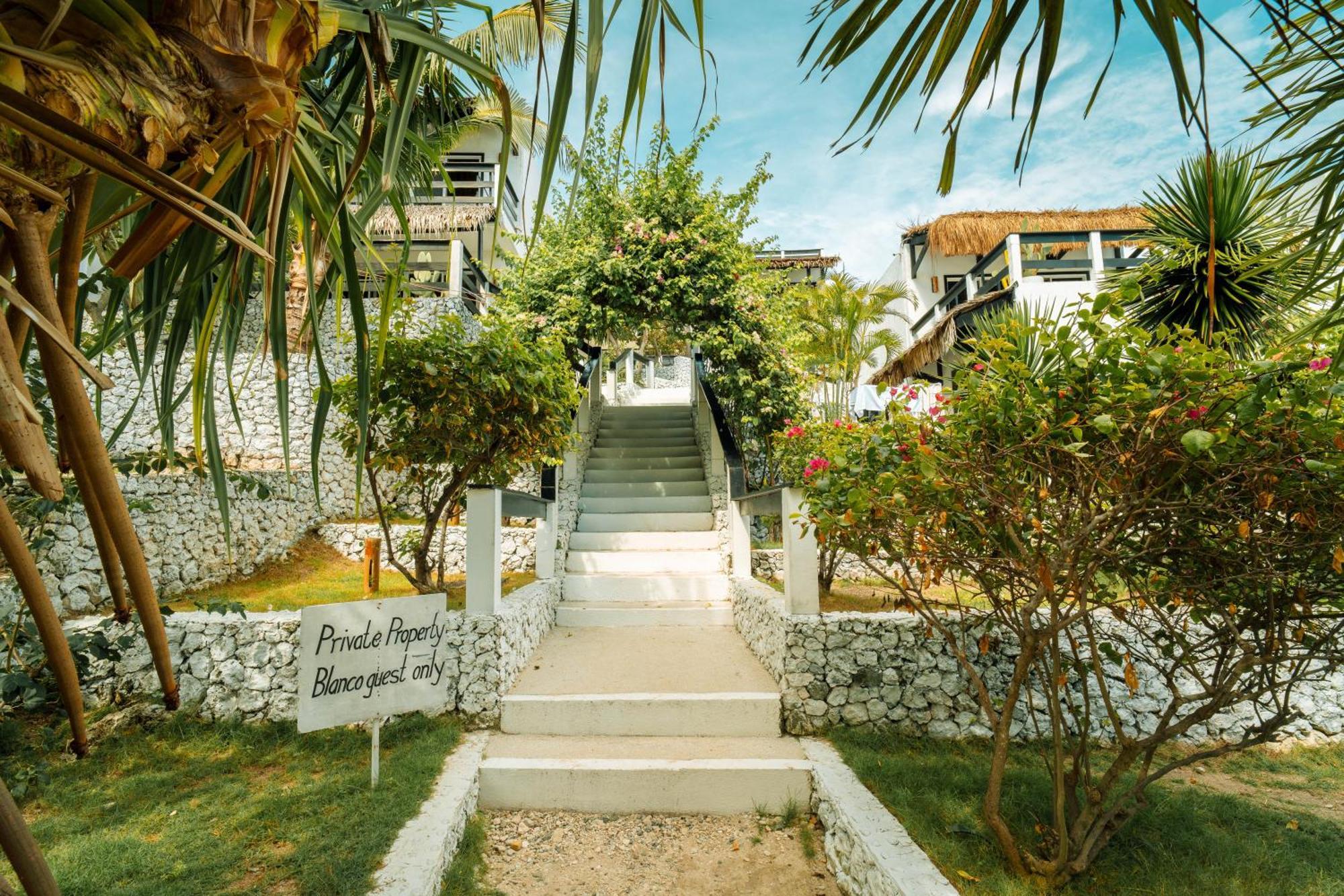 Blanco Beach Resort Malapascua Экстерьер фото